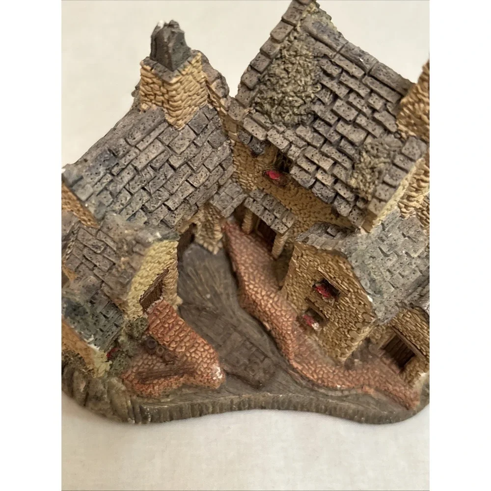 Vintage 1983 David Winter Cottages John Hine Fisherman's Wharf Figurine
